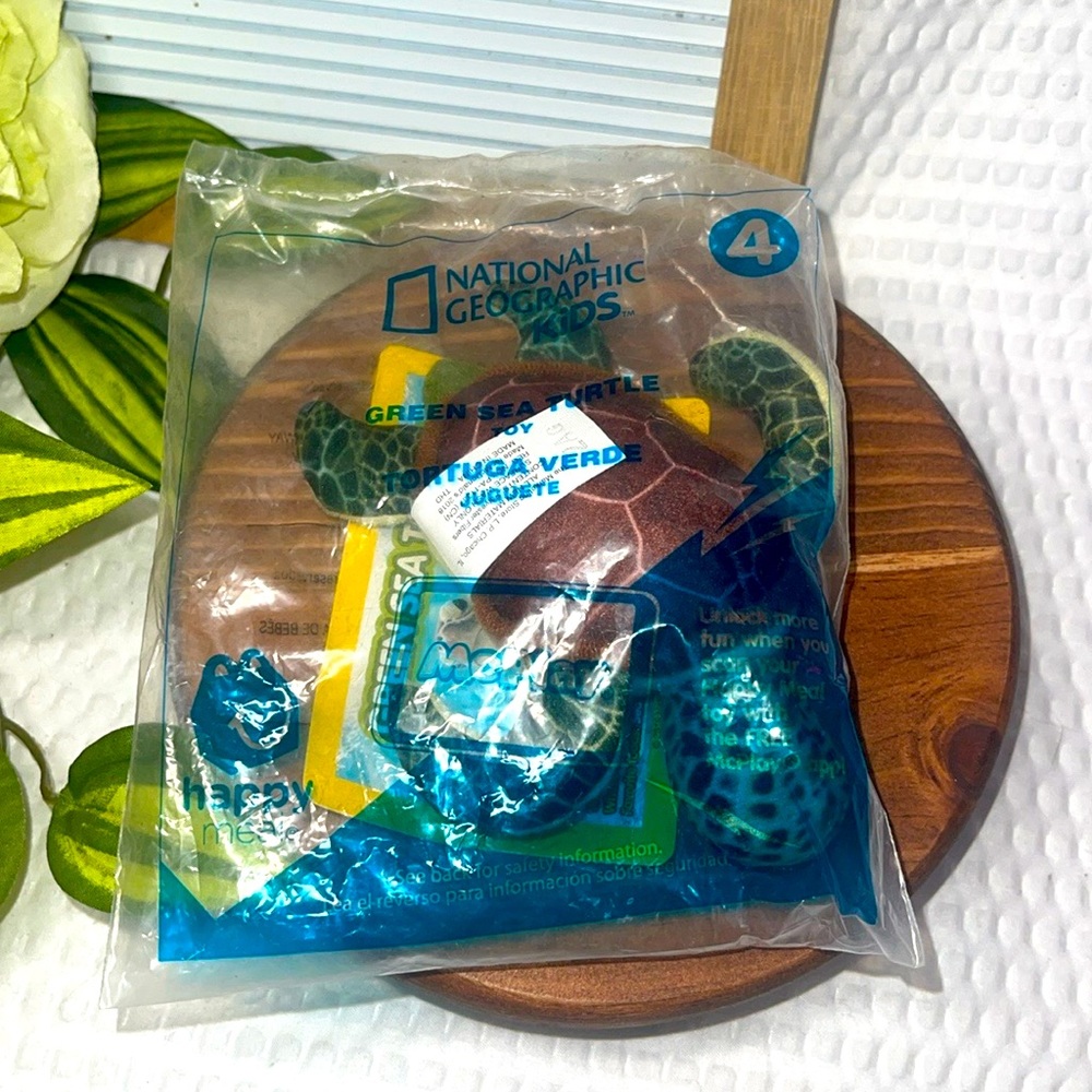 McDonald’s Happy Meal Toy National Geographic Green Sea Turtle #4 NEW 2018